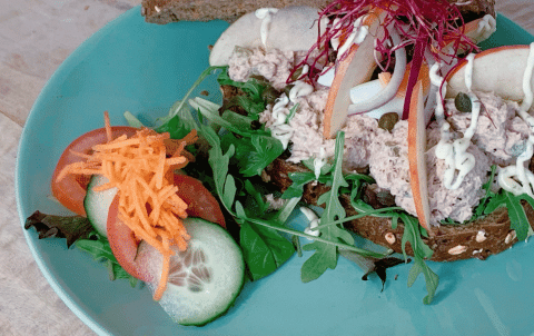Luxe broodje Tonijnsalade - bij Brasserie Tuinzicht in Hilversum