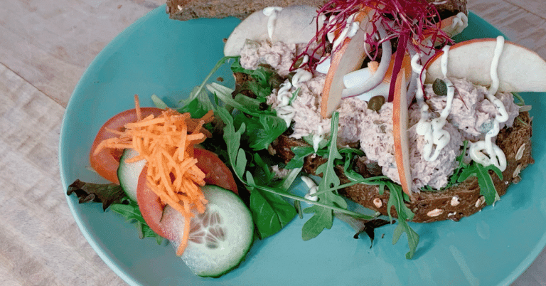 Luxe broodje Tonijnsalade - bij Brasserie Tuinzicht in Hilversum